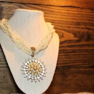 Vintage inspired pearl necklace